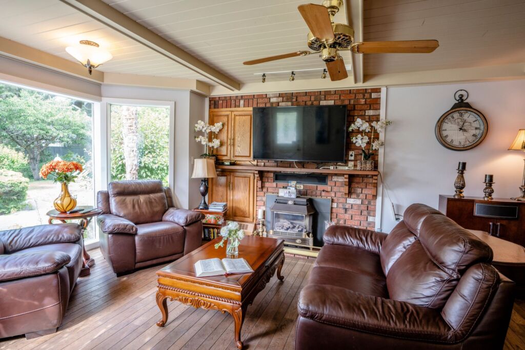 Our Rooms Madeira Park Ocean Villa